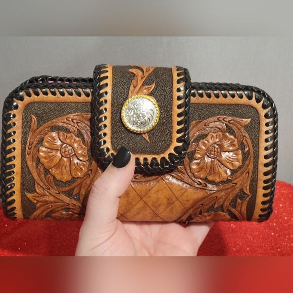 Stunning Handmade Tooled Leather Wallet with MS Pink Initials - Picture 6 of 11